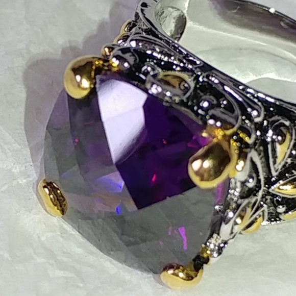 PURPLE STONE RING - FANCY TWO-TONE SETTING - Picture 6 of 6